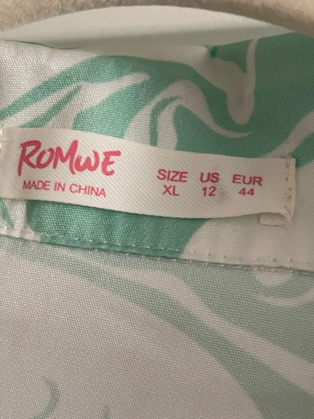 ROMWE Mint Green Swirl Short Sleeve Button-Down Shirt - Picture 5 of 5